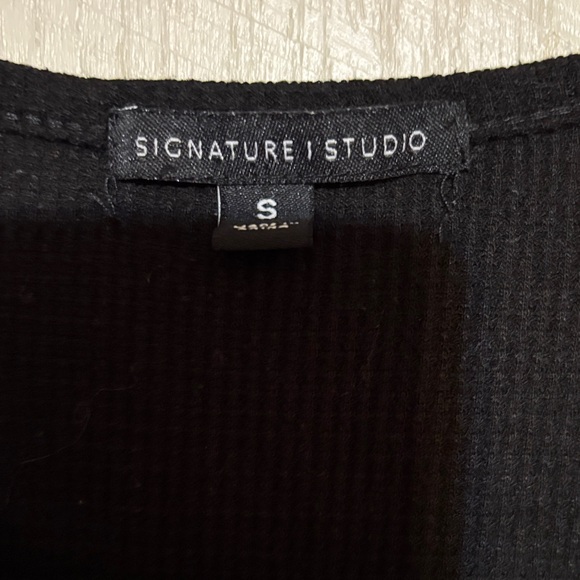 Signature Studio Black Velvet Women's Blouse - Picture 3 of 5